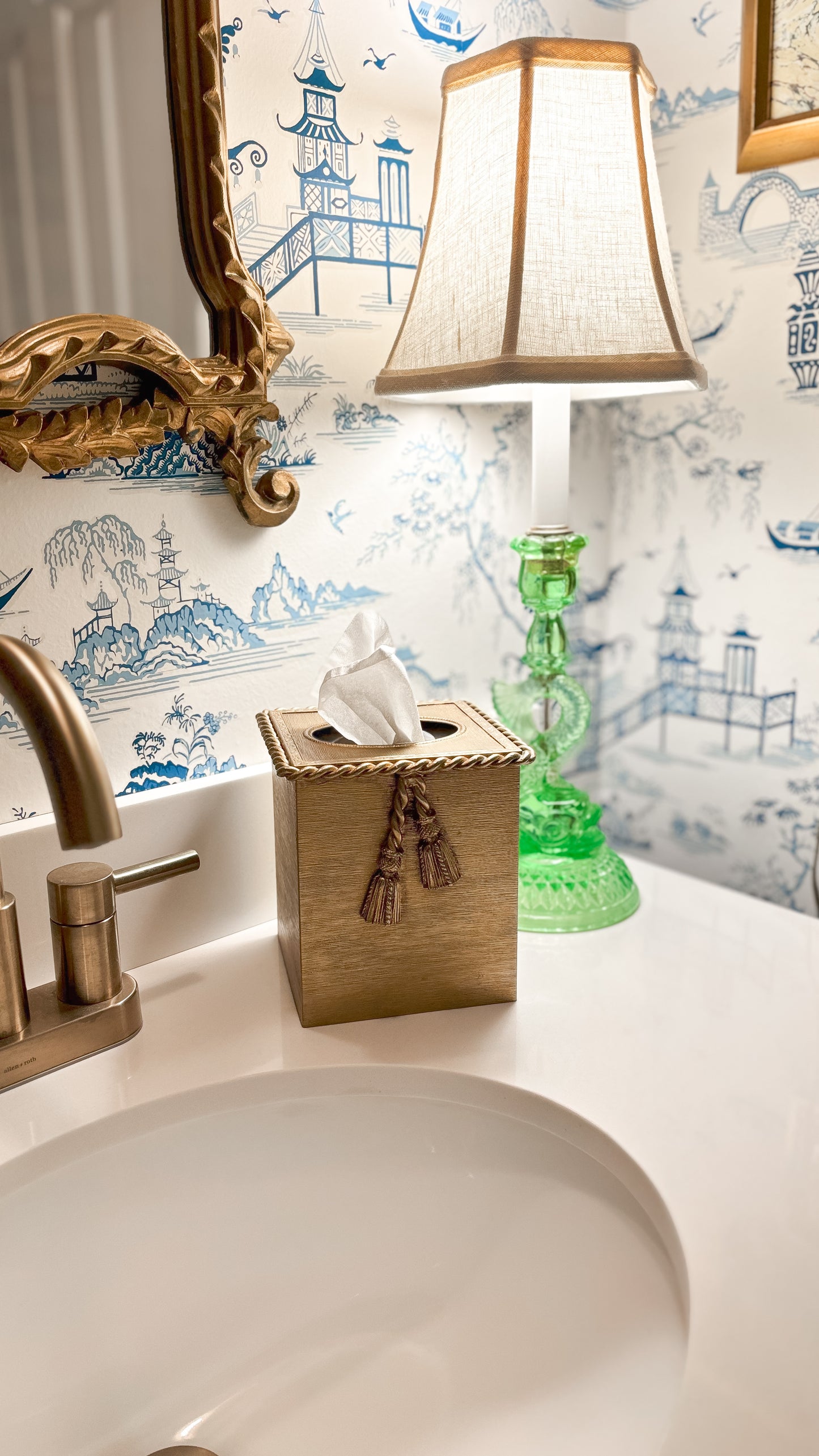 Tassel Kleenex holder & Soap Dispenser